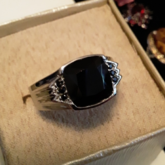 Black spinel men's ring - Picture 2 of 3